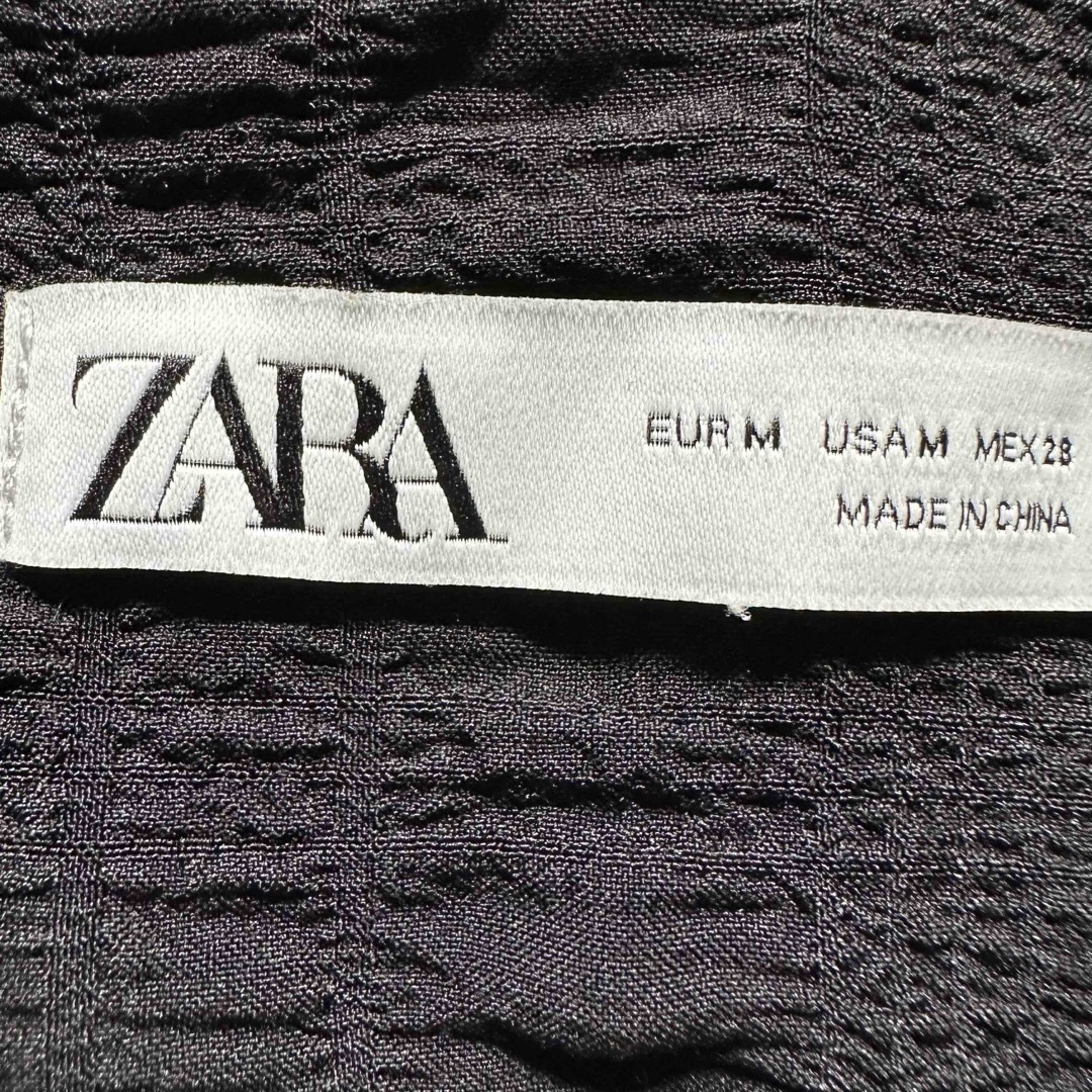 ZARA(ザラ)のZARA チュニック　ブラック　フリル　サイズM レディースのトップス(チュニック)の商品写真