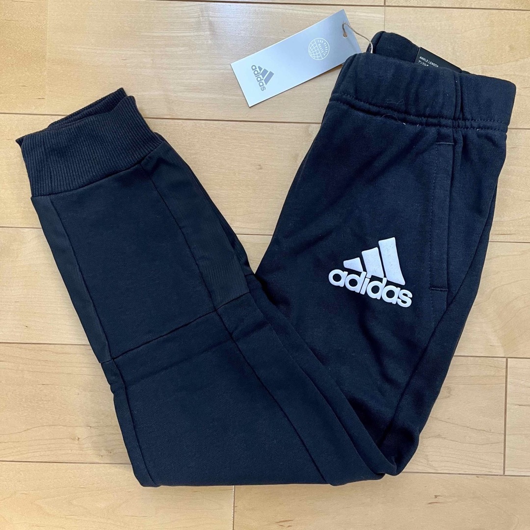 adidas(アディダス)のスウェットパンツ アディダス adidas 120cm 黒☆新品未使用 キッズ/ベビー/マタニティのキッズ服男の子用(90cm~)(パンツ/スパッツ)の商品写真