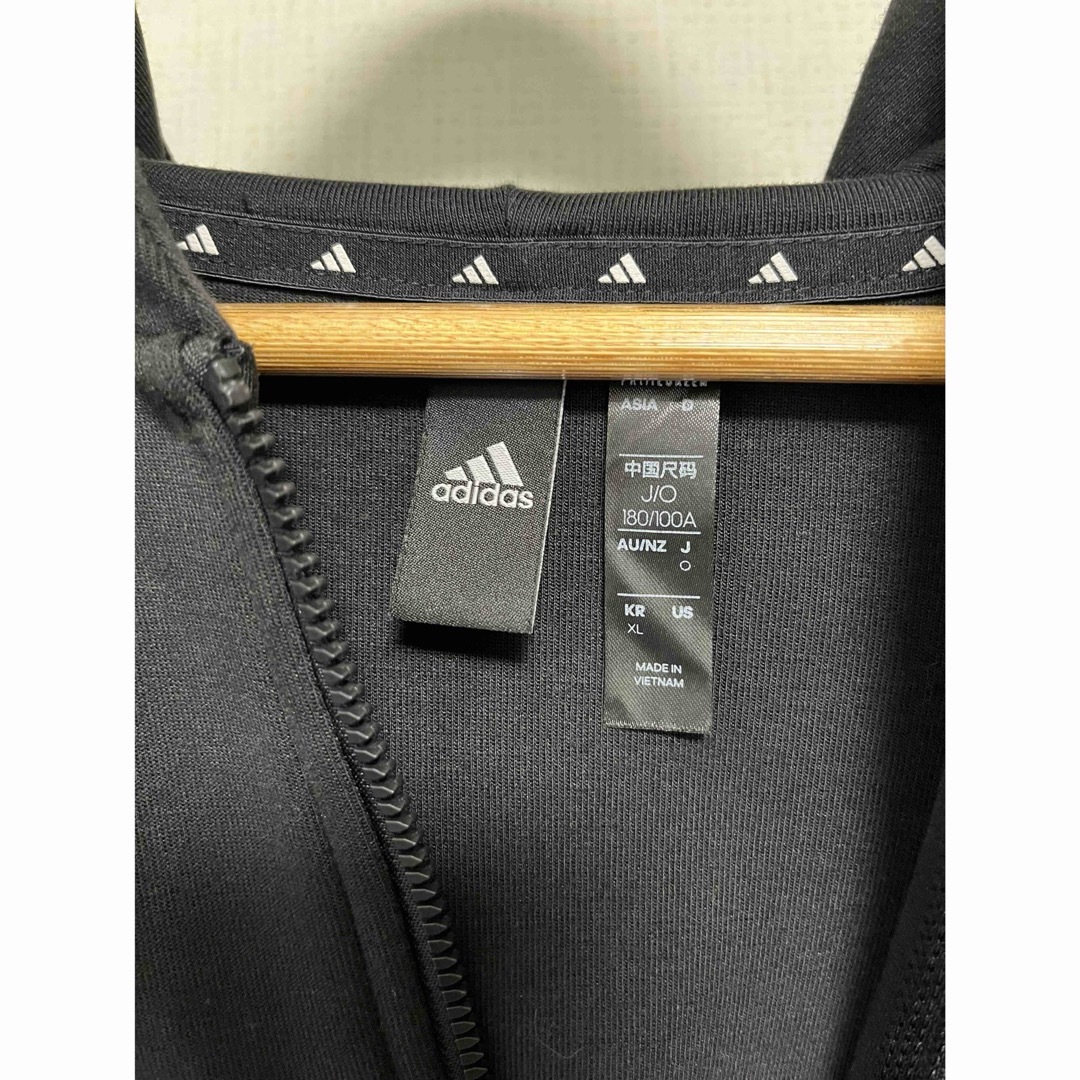 adidas(アディダス)のadidas track jacket Black XLsize メンズのジャケット/アウター(ブルゾン)の商品写真