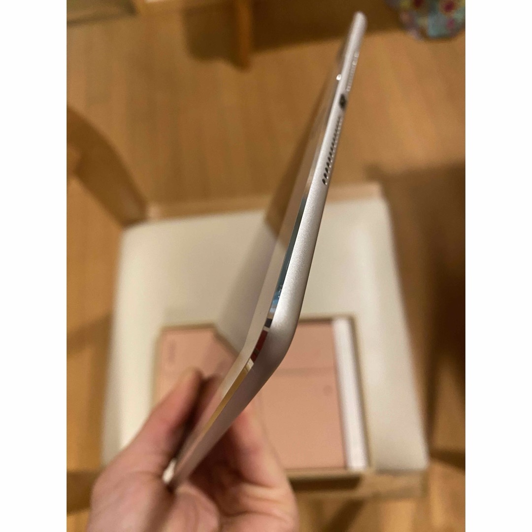 Apple(アップル)の⭐️美品⭐️iPad Air 2 64GB SIMフリー スマホ/家電/カメラのPC/タブレット(タブレット)の商品写真