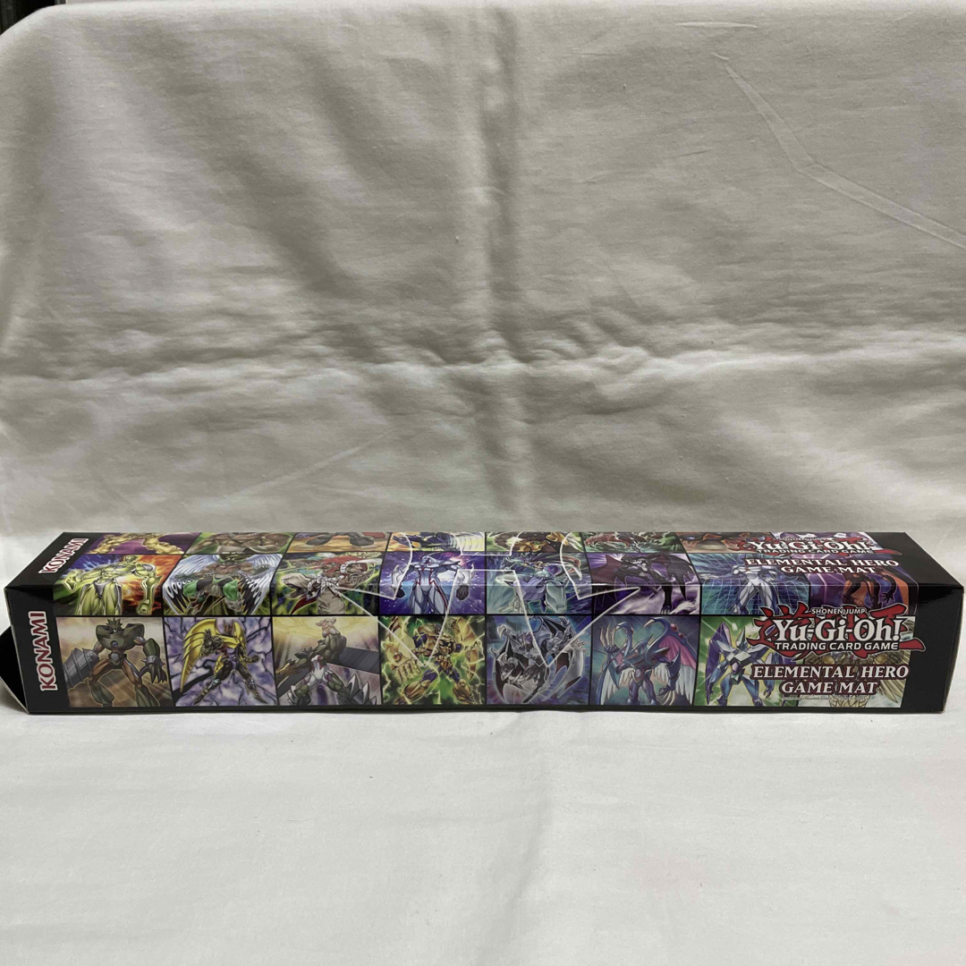 KONAMI(コナミ)の遊戯王　エレメンタルヒーロー ゲームマット (61cm×35.5cm) エンタメ/ホビーのトレーディングカード(カードサプライ/アクセサリ)の商品写真
