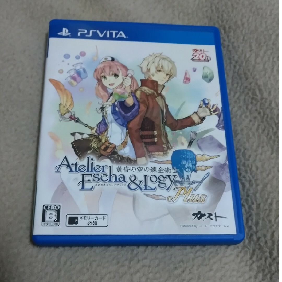 PlayStation Vita(プレイステーションヴィータ)のエスカ＆ロジーのアトリエ Plus 〜黄昏の空の錬金術士〜 エンタメ/ホビーのゲームソフト/ゲーム機本体(携帯用ゲームソフト)の商品写真