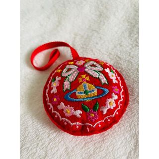 ヴィヴィアンウエストウッド(Vivienne Westwood)の【新品未使用】VIVIENNE WESTWOOD キーホルダー オーブ 刺繍(キーホルダー)