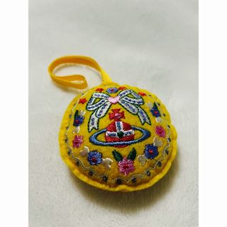 ヴィヴィアンウエストウッド(Vivienne Westwood)の【新品未使用】VIVIENNE WESTWOOD キーホルダー オーブ 刺繍(キーホルダー)