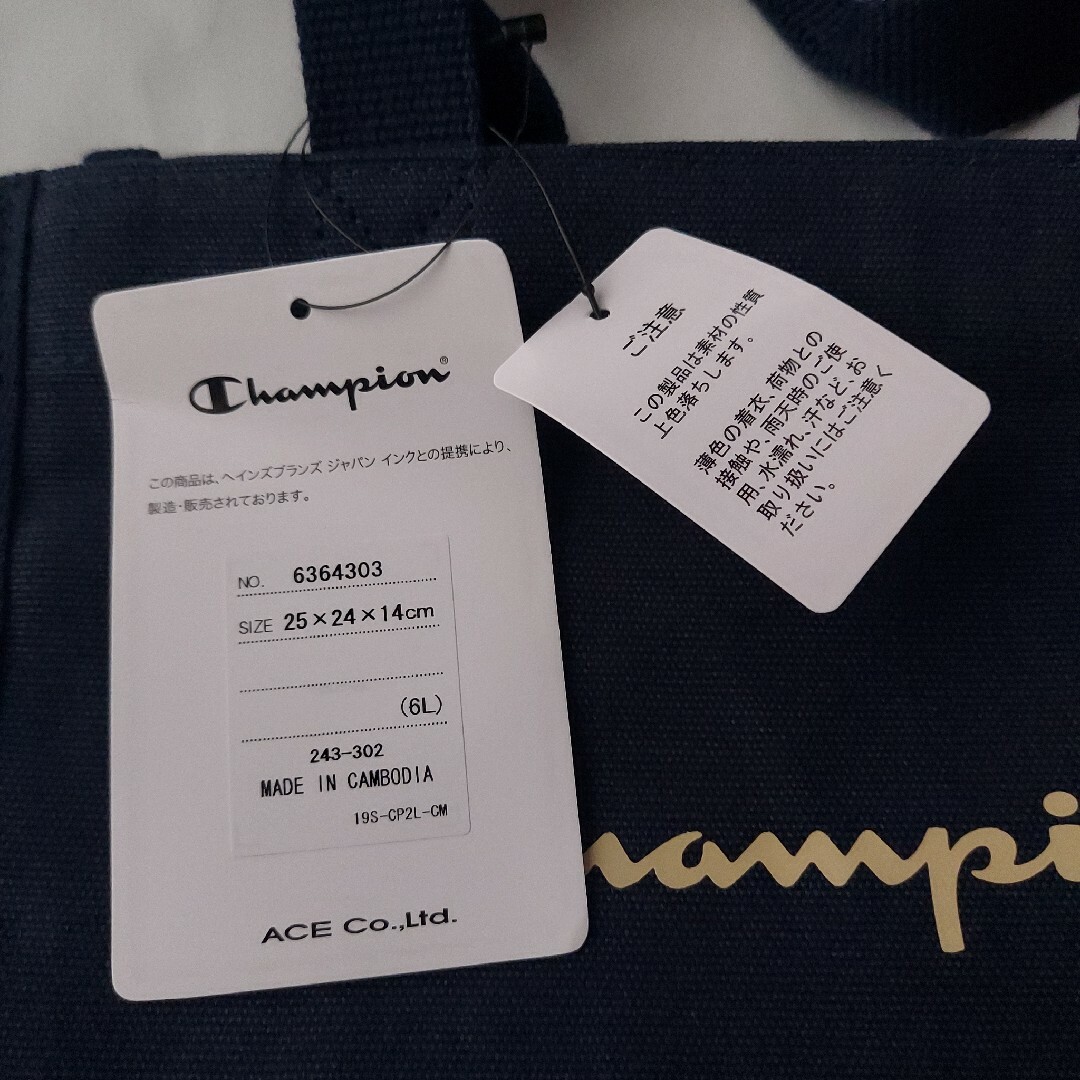 Champion(チャンピオン)の☆新品☆チャンピオン　Champion 　トートバッグ　ネイビー　　6L レディースのバッグ(トートバッグ)の商品写真