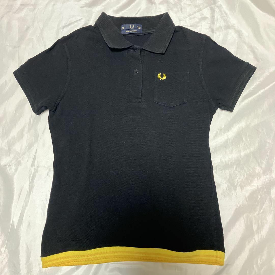 FRED PERRY(フレッドペリー)のFRED PERRY　ポロシャツ　イギリス製　ブラック　イエローレディース レディースのトップス(ポロシャツ)の商品写真