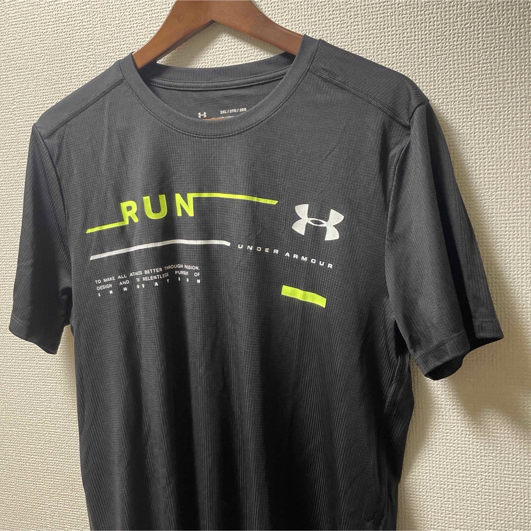 UNDER ARMOUR(アンダーアーマー)の未使用品　アンダーアーマー　Tシャツ　ランニングウェア　スポーツ　トレーニング スポーツ/アウトドアのランニング(ウェア)の商品写真