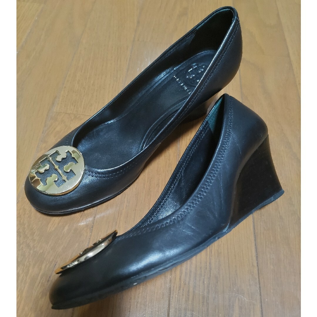 Tory Burch(トリーバーチ)のトリーバーチ　パンプス　ウエッジヒール　ブラック　US8 レディースの靴/シューズ(ハイヒール/パンプス)の商品写真