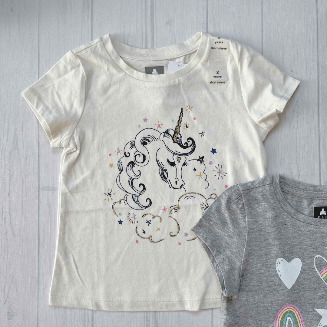 babyGAP(ベビーギャップ)の★baby GAP★  新品  トップス2枚セット  95 キッズ/ベビー/マタニティのキッズ服女の子用(90cm~)(Tシャツ/カットソー)の商品写真