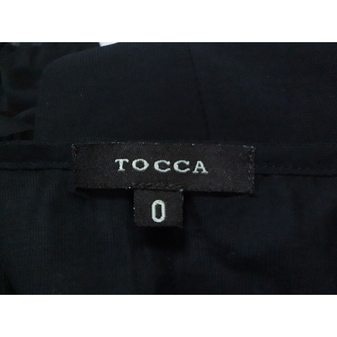 TOCCA(トッカ)のTOCCA トッカ　黒で胸にリボンが付いたドルマンスリーブの8分袖ブラウス 0 レディースのトップス(シャツ/ブラウス(長袖/七分))の商品写真