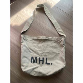 エムエイチエル(MHL.)のバッグ(ショルダーバッグ)