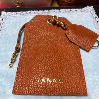 イアンヌ(IANNE)のIANNE　ペトラ　コニャック　(iPhoneケース)