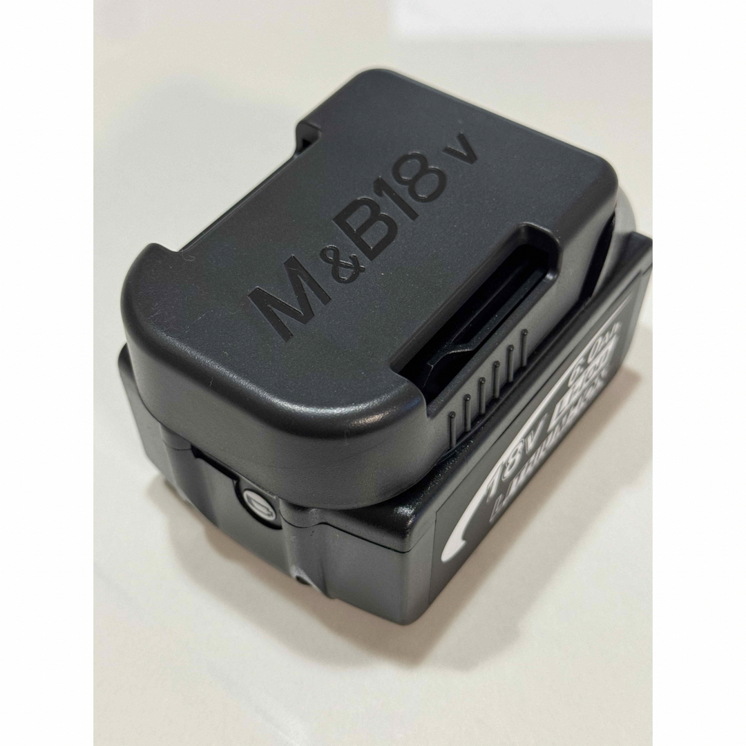 Makita(マキタ)のバッテリーホルダー マキタ 14.4V 18V 収納アクセサリー 8個セット  スマホ/家電/カメラのスマートフォン/携帯電話(バッテリー/充電器)の商品写真