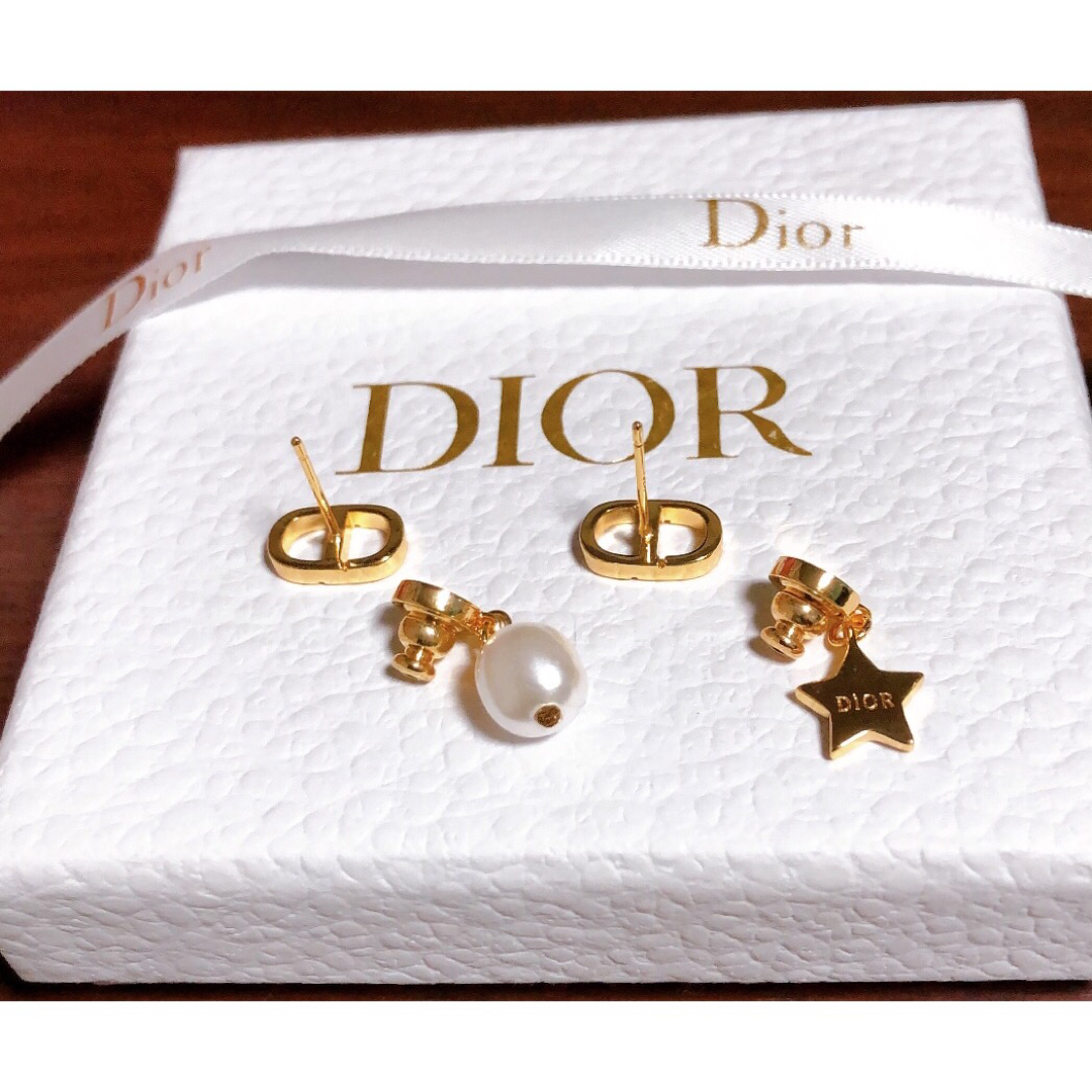 Christian Dior(クリスチャンディオール)のDior CD ロゴ 揺れるピアス ゴールド パール ストーン 星  レディースのアクセサリー(ピアス)の商品写真