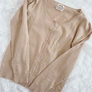 トッコクローゼット(TOCCO closet)のtocco closet カーディガン お花柄ボタン　薄手 M ベージュ 羽織(カーディガン)