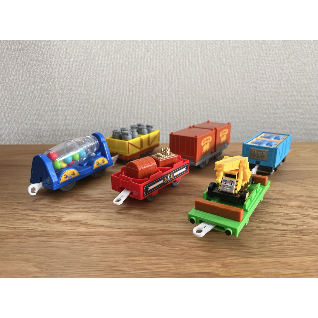 THOMAS(トーマス)のプラレール　トーマス　トーマスといっぱい貨車セット キッズ/ベビー/マタニティのおもちゃ(電車のおもちゃ/車)の商品写真