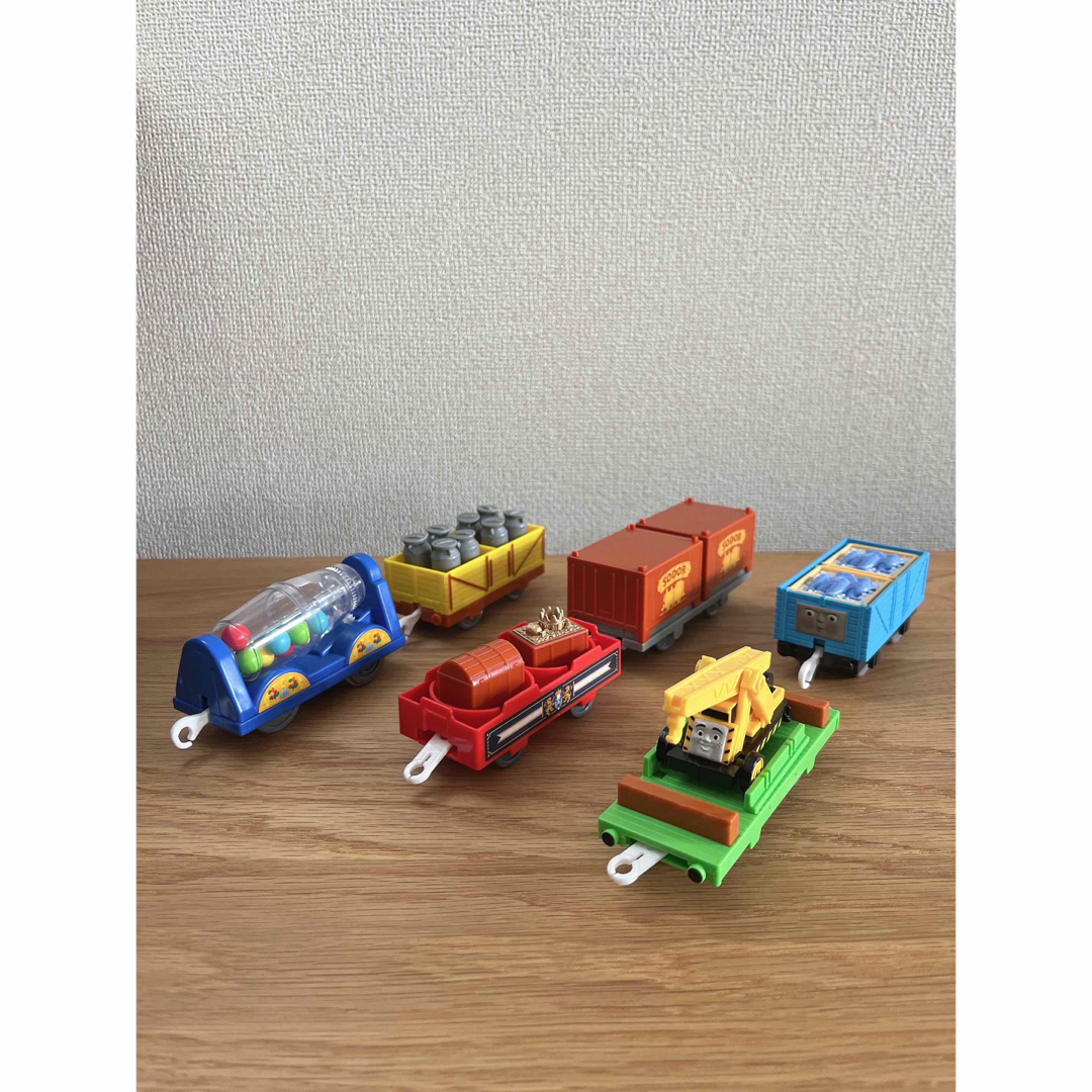 THOMAS(トーマス)のプラレール　トーマス　トーマスといっぱい貨車セット キッズ/ベビー/マタニティのおもちゃ(電車のおもちゃ/車)の商品写真