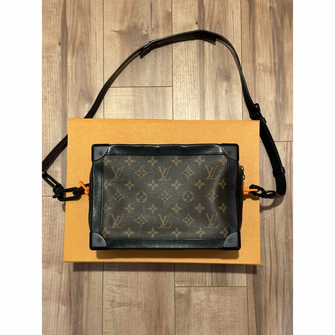 LOUIS VUITTON(ルイヴィトン)のLOUIS VUITTON モノグラム・ソーラーレイ ソフトトランク メンズのバッグ(ショルダーバッグ)の商品写真