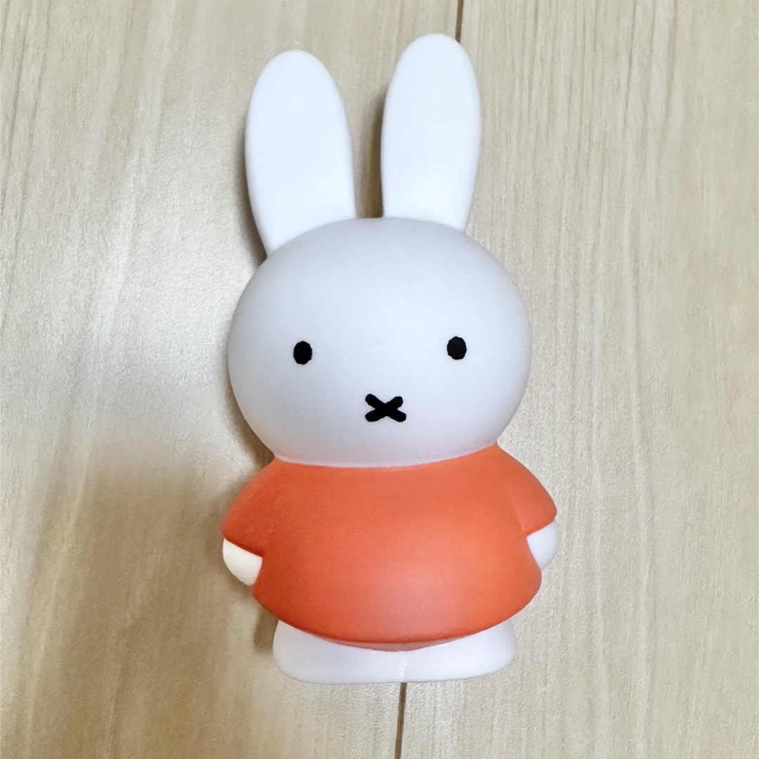 miffy(ミッフィー)のミッフィー貯金箱　マネーバンク インテリア/住まい/日用品のインテリア小物(置物)の商品写真