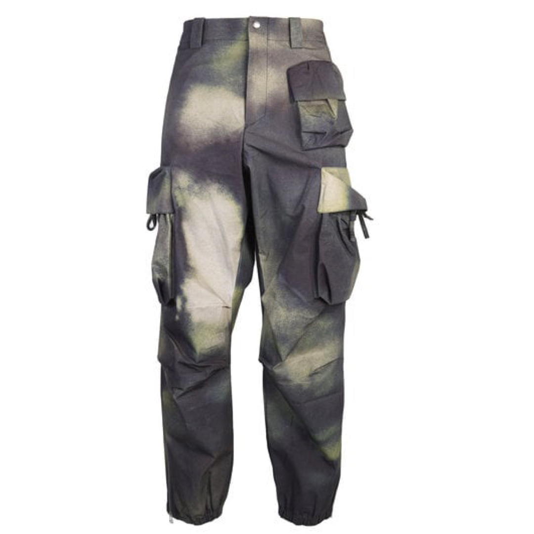 OAMC(オーエーエムシー)のoamc puff cargo pants 31 タイダイ ミリタリー 新品 メンズのパンツ(ワークパンツ/カーゴパンツ)の商品写真