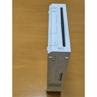 ウィー(Wii)のWii　本体(家庭用ゲーム機本体)