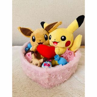 ポケモン(ポケモン)のポケモン バレンタイン ホワイトデー　ピカチュウ&イーブイ ぬいぐるみ　ハート(キャラクターグッズ)