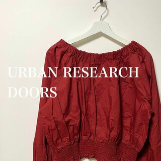アーバンリサーチ(URBAN RESEARCH)のURBAN RESEARCH DOORS アーバン リサーチ  長袖ブラウス　赤(Tシャツ(長袖/七分))