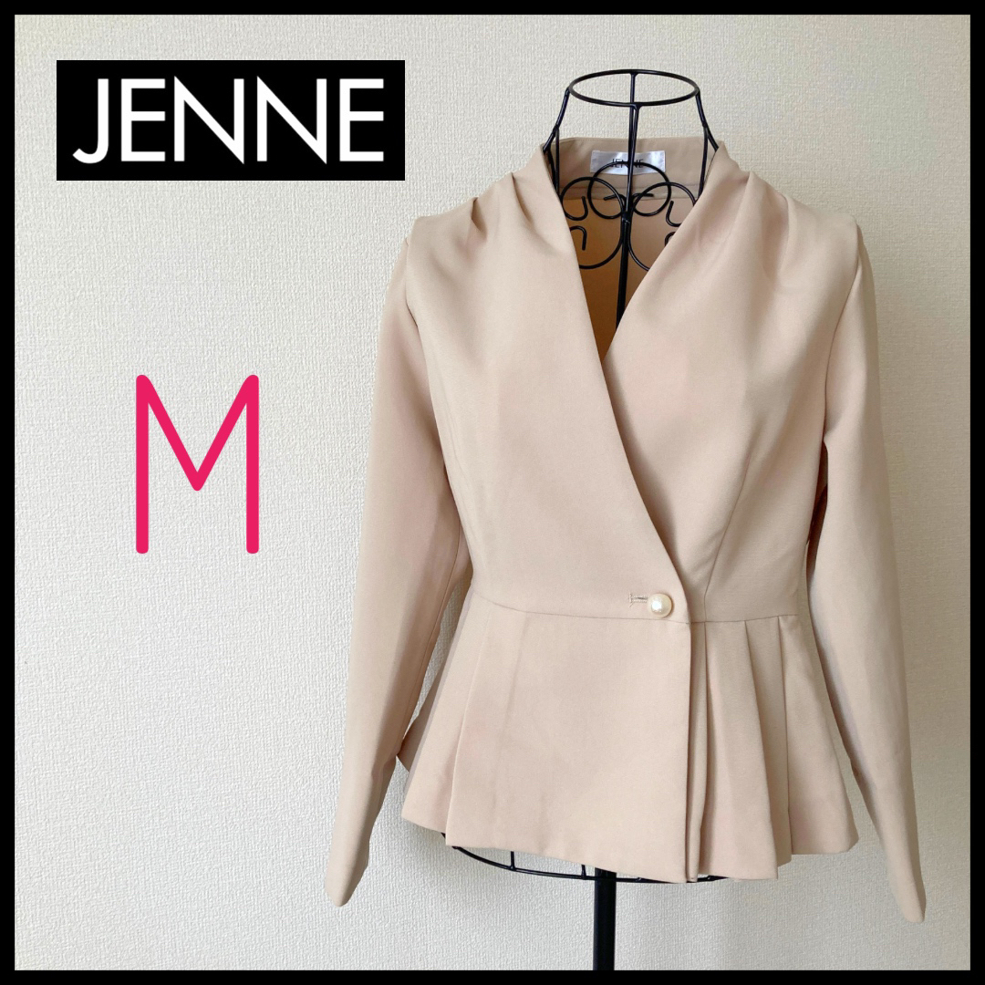 美品】JENNE ジェンヌ ペプラムジャケット ベージュ ノーカラー M