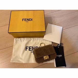 フェンディ(FENDI)のFENDI　ナノバゲット　ファーショルダーポーチ(ショルダーバッグ)