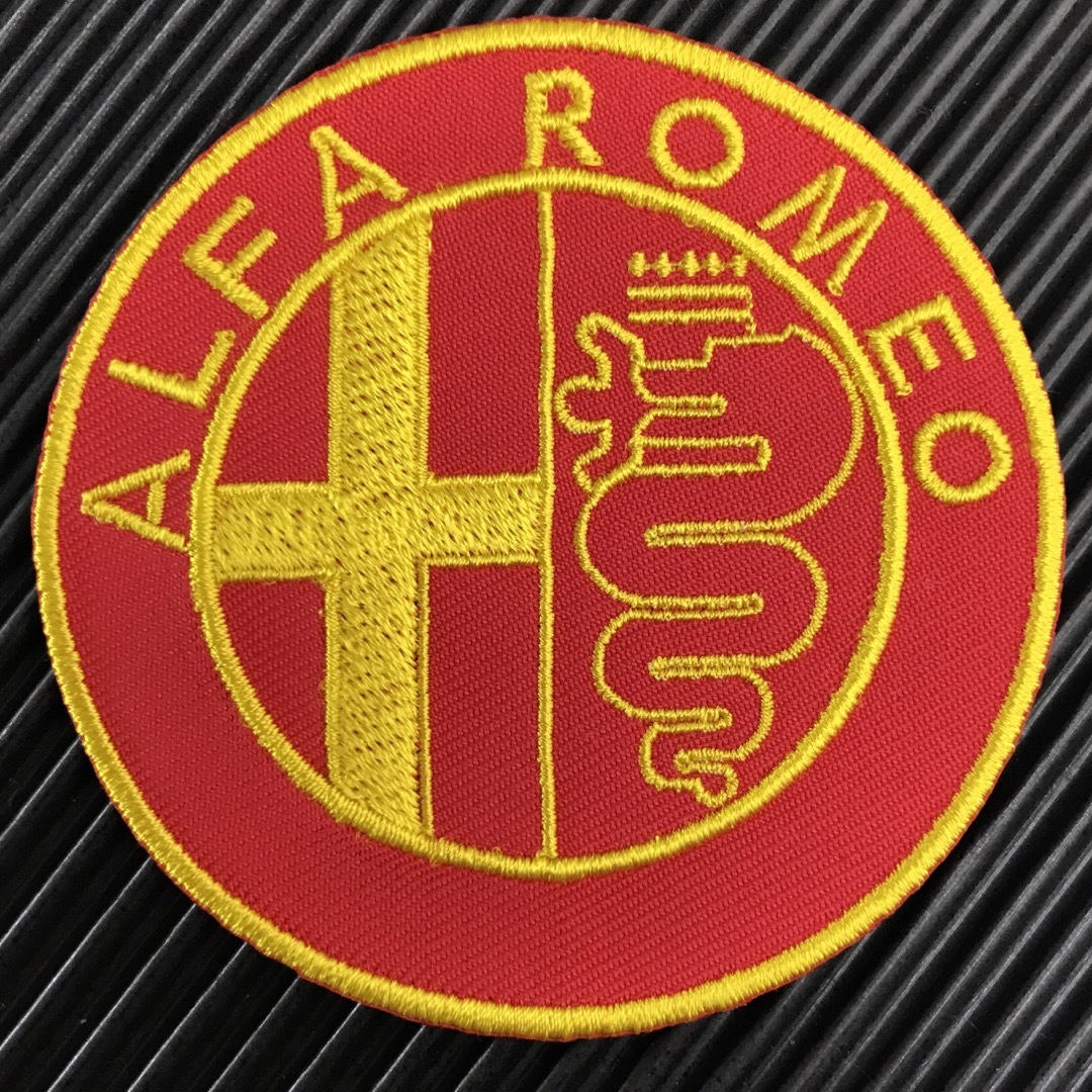 Alfa Romeo(アルファロメオ)のALFA ROMEO アルファロメオ エンブレム アイロンワッペン 赤×黄 E 自動車/バイクの自動車(車種別パーツ)の商品写真