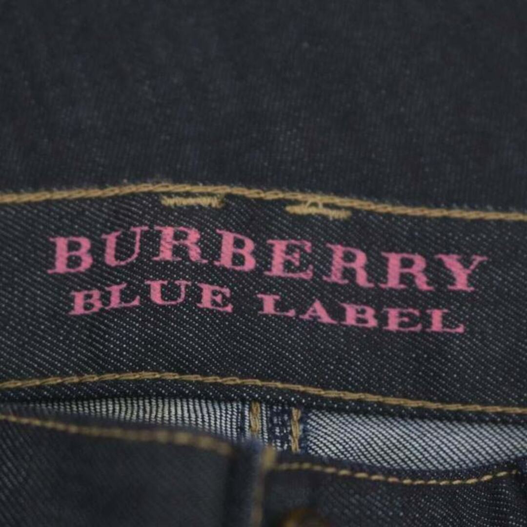 BURBERRY BLUE LABEL(バーバリーブルーレーベル)のバーバリーブルーレーベル テーパードデニムパンツ ジーンズ ストレッチ 36 紺 レディースのパンツ(デニム/ジーンズ)の商品写真