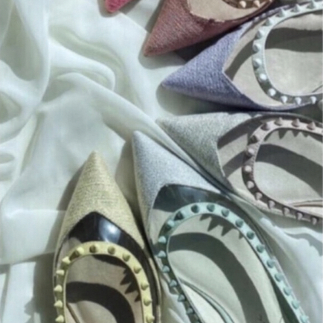 eimy istoire(エイミーイストワール)のMALHIA Kカラースタッズシアーコンビフラットパンプス レディースの靴/シューズ(ハイヒール/パンプス)の商品写真