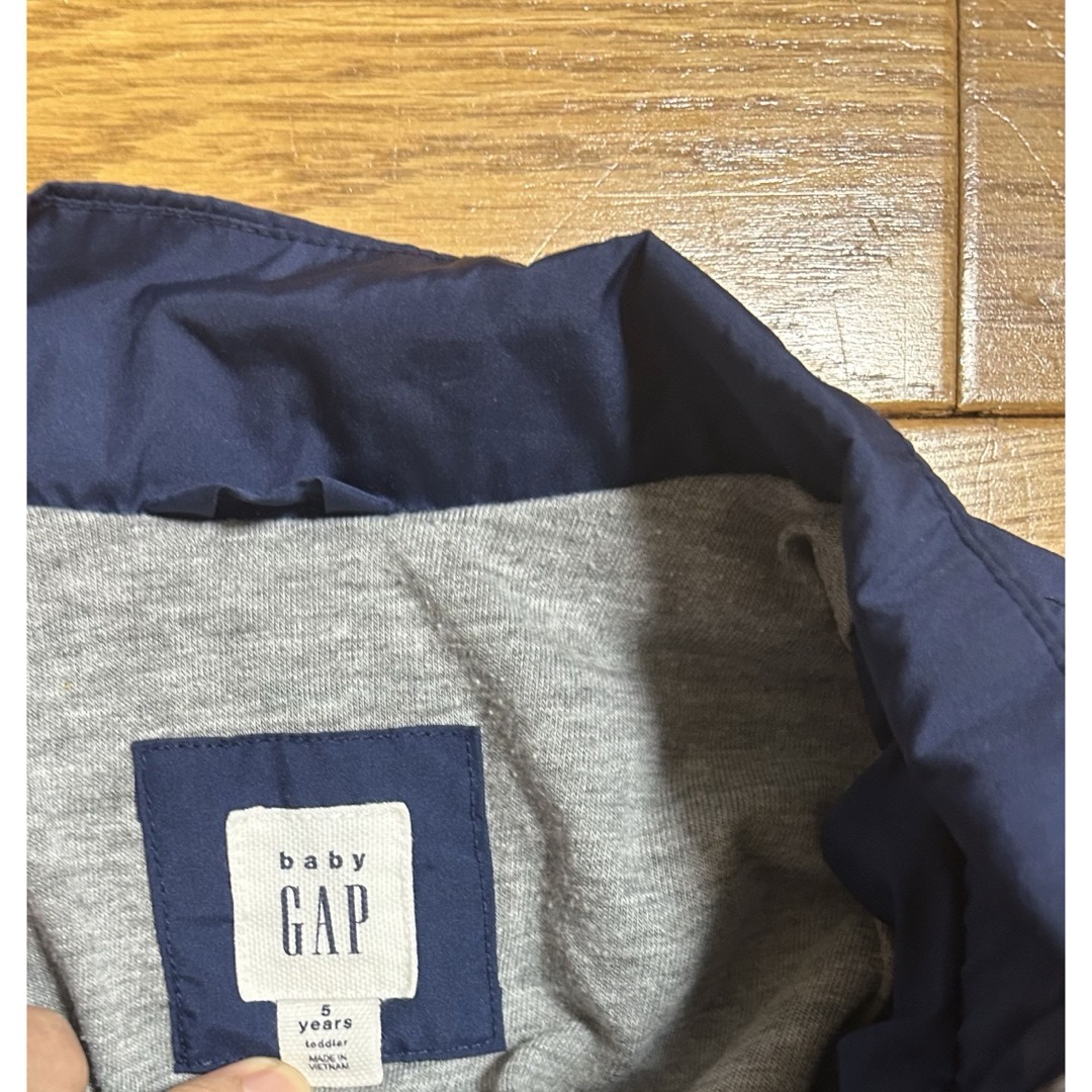 babyGAP(ベビーギャップ)のベビーギャップ　長袖ジャケット　アウター　ネイビー　110cm キッズ/ベビー/マタニティのキッズ服男の子用(90cm~)(ジャケット/上着)の商品写真