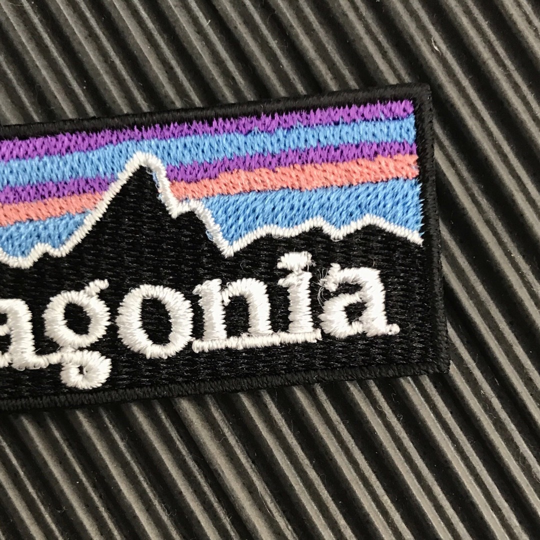 patagonia(パタゴニア)のPATAGONIA パタゴニア ロゴ ステッカー&アイロンワッペンセット -C9 ハンドメイドの素材/材料(各種パーツ)の商品写真