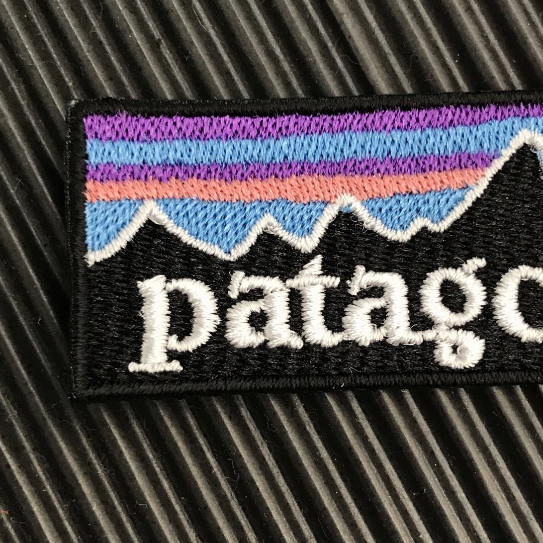 patagonia(パタゴニア)のPATAGONIA パタゴニア ロゴ ステッカー&アイロンワッペンセット -C9 ハンドメイドの素材/材料(各種パーツ)の商品写真