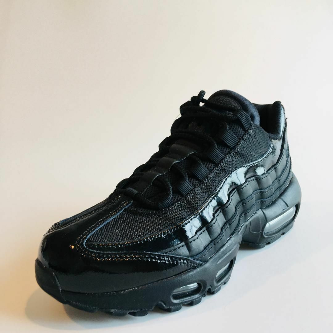 NIKE(ナイキ)の新品◆NIKE WMNS AIR MAX95 黒 ブラック 22cm Y-525 メンズのパンツ(デニム/ジーンズ)の商品写真