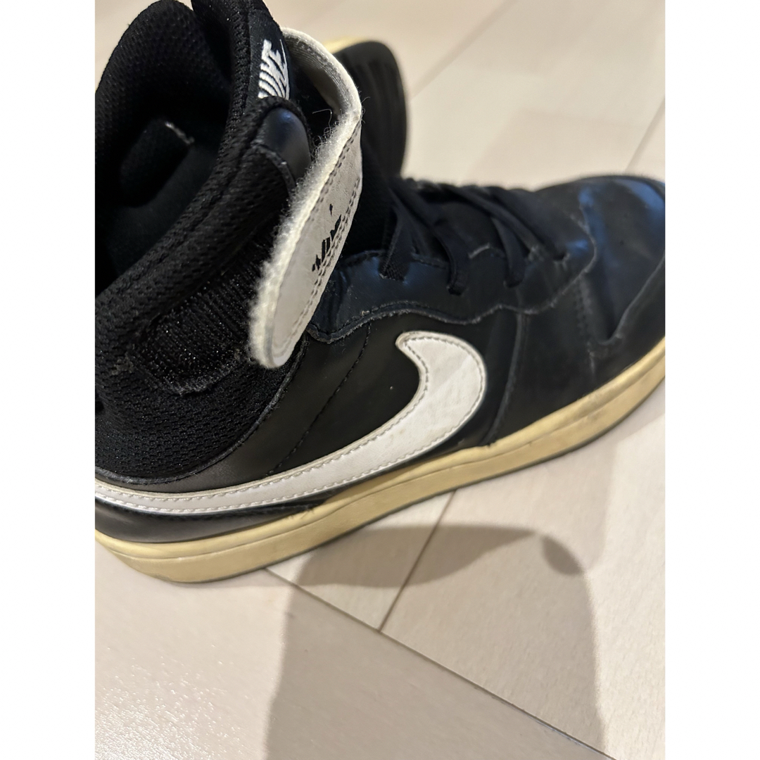 NIKE(ナイキ)のNIKE ハイカットシューズ　22センチ　黒 キッズ/ベビー/マタニティのキッズ靴/シューズ(15cm~)(スニーカー)の商品写真