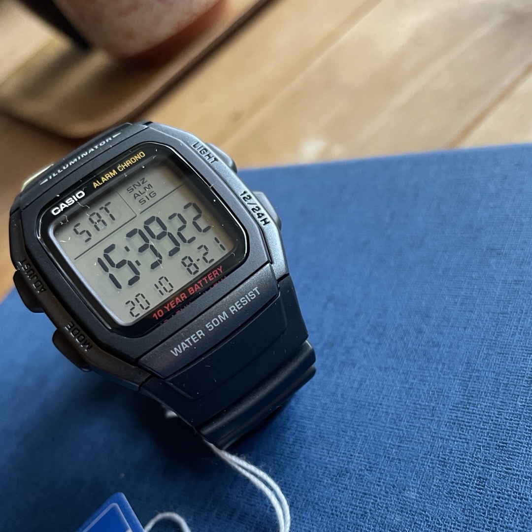 CASIO(カシオ)のカシオ デジタル腕時計 新品　大型スクリーン　10年バッテリー　海外モデル メンズの時計(腕時計(デジタル))の商品写真