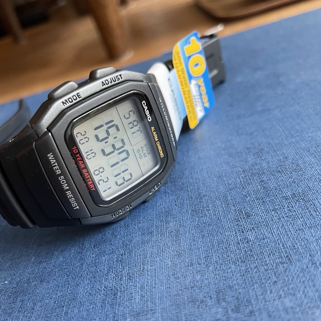 CASIO(カシオ)のカシオ デジタル腕時計 新品　大型スクリーン　10年バッテリー　海外モデル メンズの時計(腕時計(デジタル))の商品写真