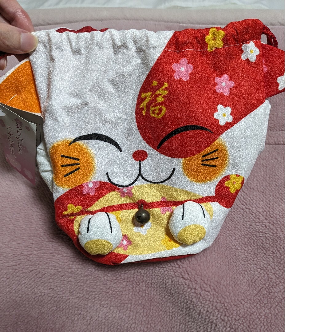 未使用　ちりめん素材　招き猫巾着♡ レディースの水着/浴衣(和装小物)の商品写真