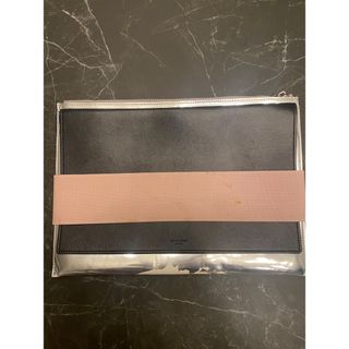 ジバンシィ(GIVENCHY)のGIVENCHY ジバンシー　クラッチバッグ　中古(クラッチバッグ)