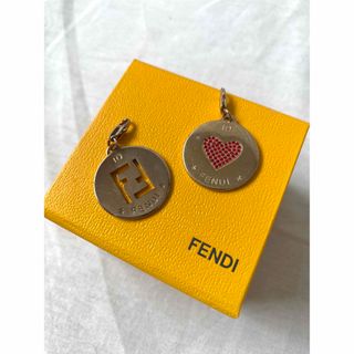 フェンディ(FENDI)のFENDI フェンディ チャーム ペンダントトップ 2個セット(チャーム)