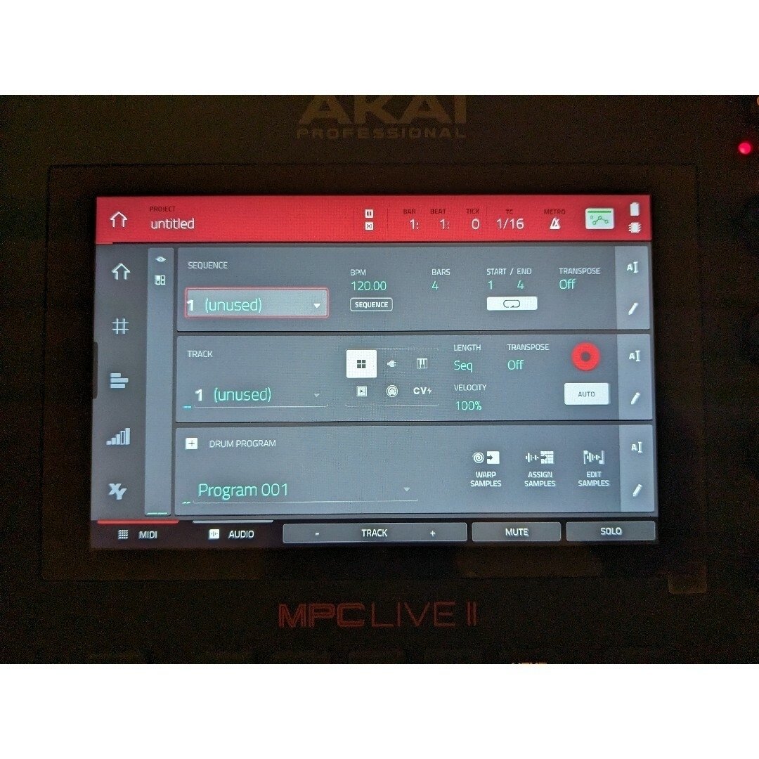 AKAI MPC LIVE II　デッキセーバー付き 楽器のDTM/DAW(その他)の商品写真