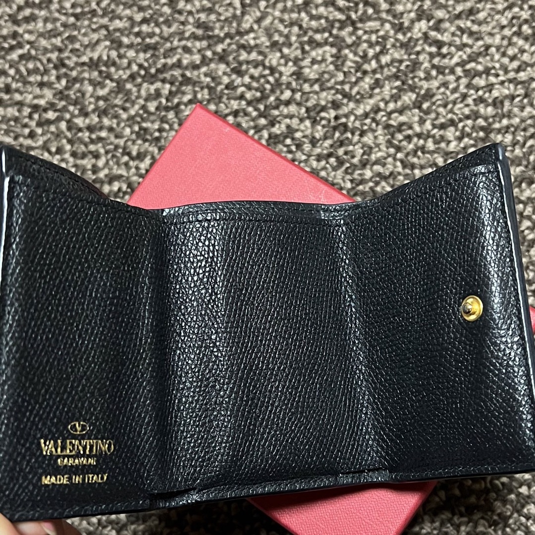 VALENTINO(ヴァレンティノ)のVALENTINO 三つ折り財布 レディースのファッション小物(財布)の商品写真