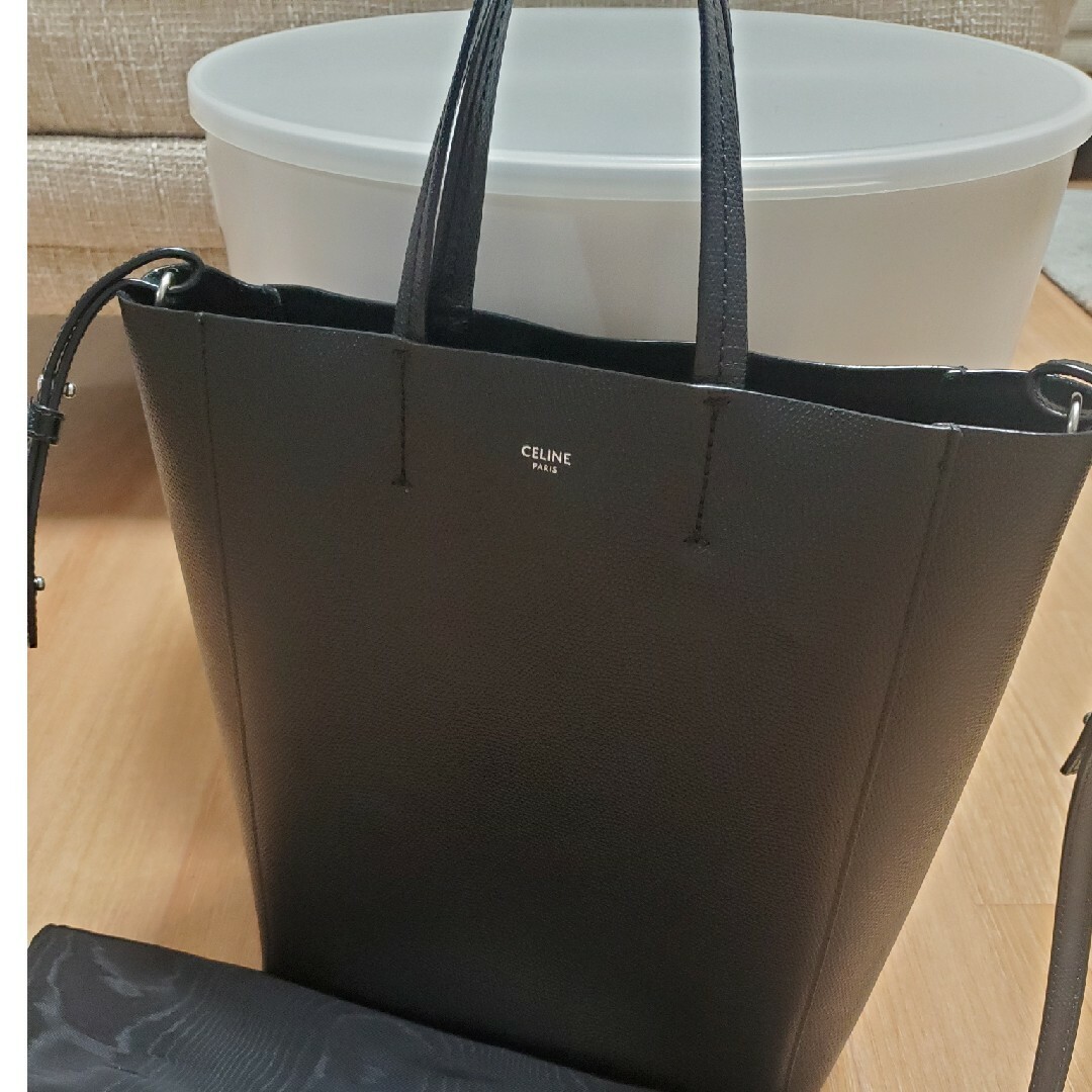 celine(セリーヌ)のセリーヌ　カバスモール レディースのバッグ(ハンドバッグ)の商品写真