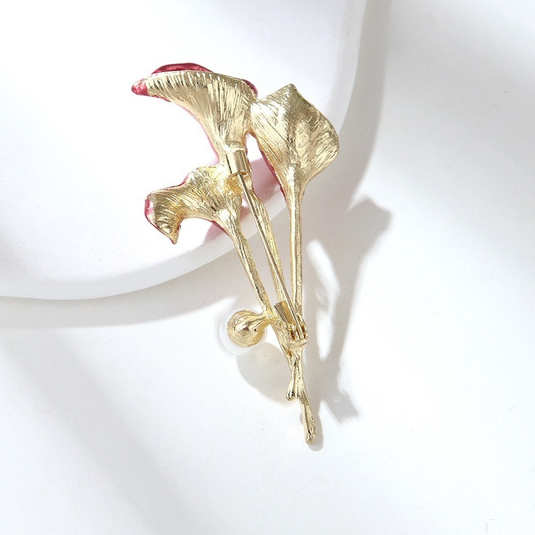 新品♡ゴールドのブローチ コサージュ - アクセサリー