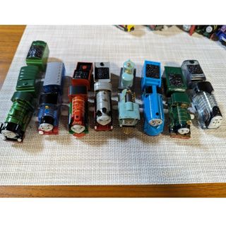 トーマス(THOMAS)のトーマス カプセルプラレール ゼンマイ車両 2両750円(キャラクターグッズ)