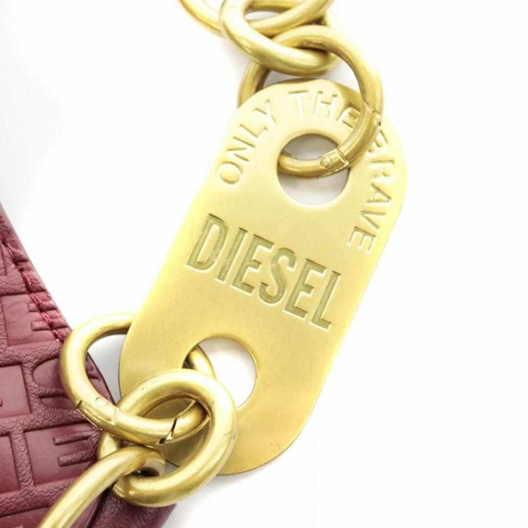 DIESEL(ディーゼル)のディーゼル ウエストポーチ ボディバッグ ロゴ 型押し レザー ゴールド金具 赤 レディースのバッグ(ボディバッグ/ウエストポーチ)の商品写真