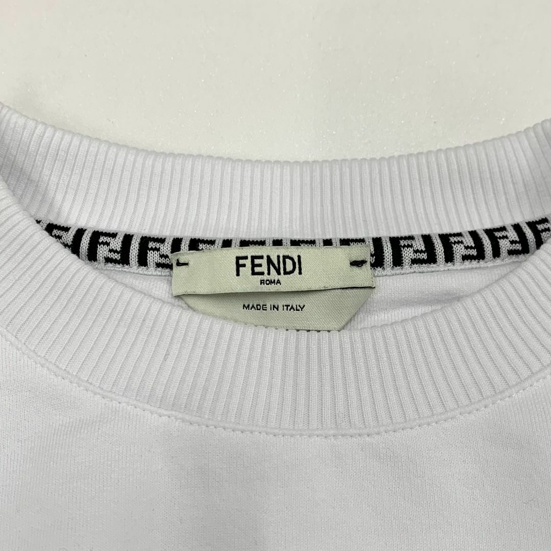 FENDI(フェンディ)の8785 フェンディ ロゴ 長袖 トレーナー クロップド 裏起毛 トップス レディースのトップス(トレーナー/スウェット)の商品写真