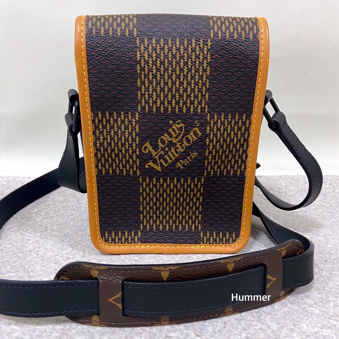 LOUIS VUITTON(ルイヴィトン)のniko様 国内正規品 ルイヴィトン×NIGO アマゾン メッセンジャー バック メンズのバッグ(ショルダーバッグ)の商品写真